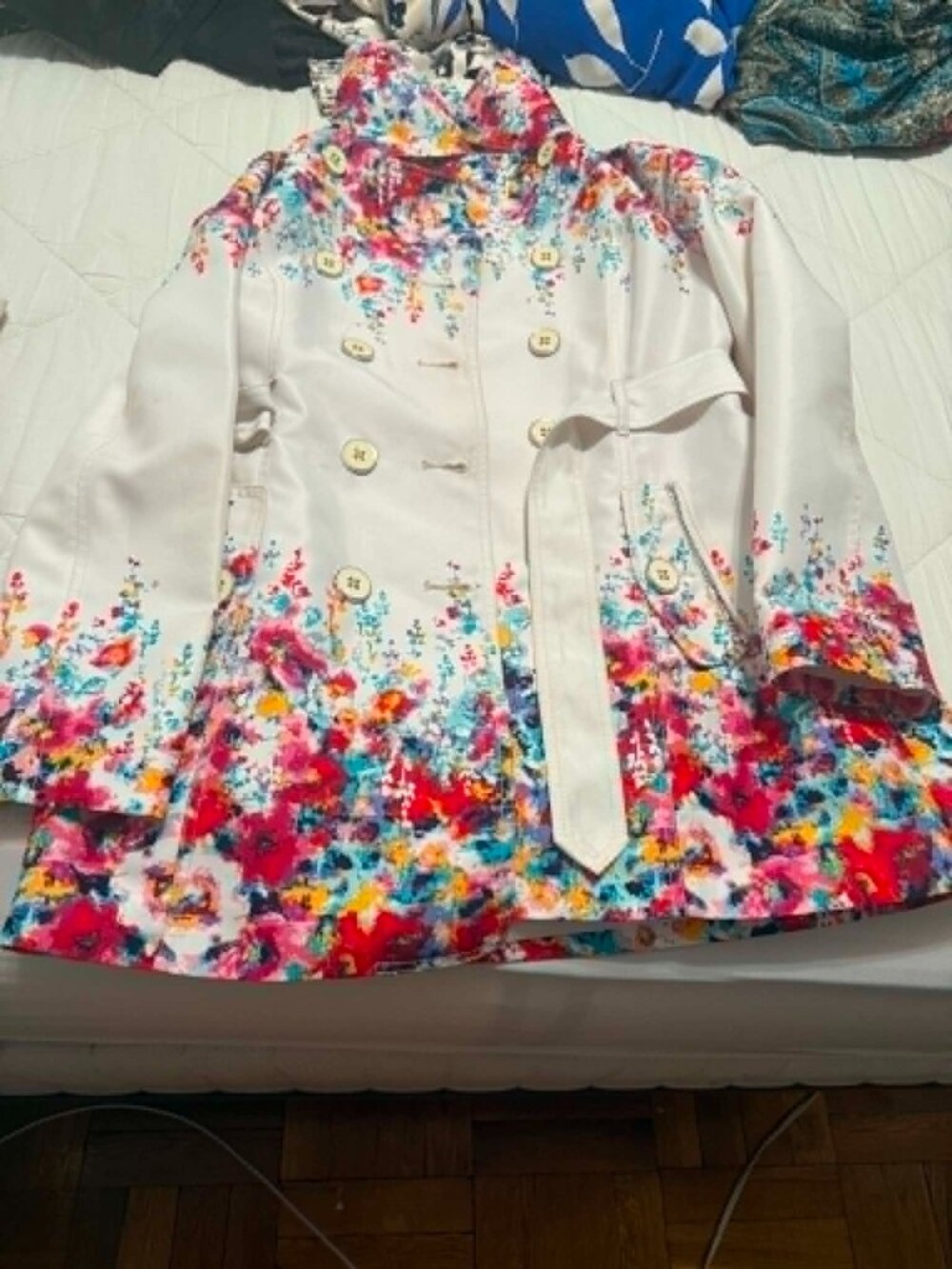 Jessica simpson multicolored floral trench coat Size Small
